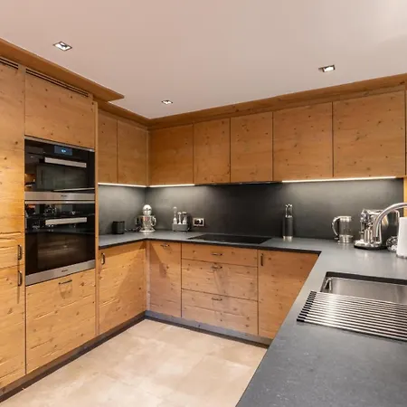 Saanen 3 Bedroom - Ensuite Apartamento Gstaad